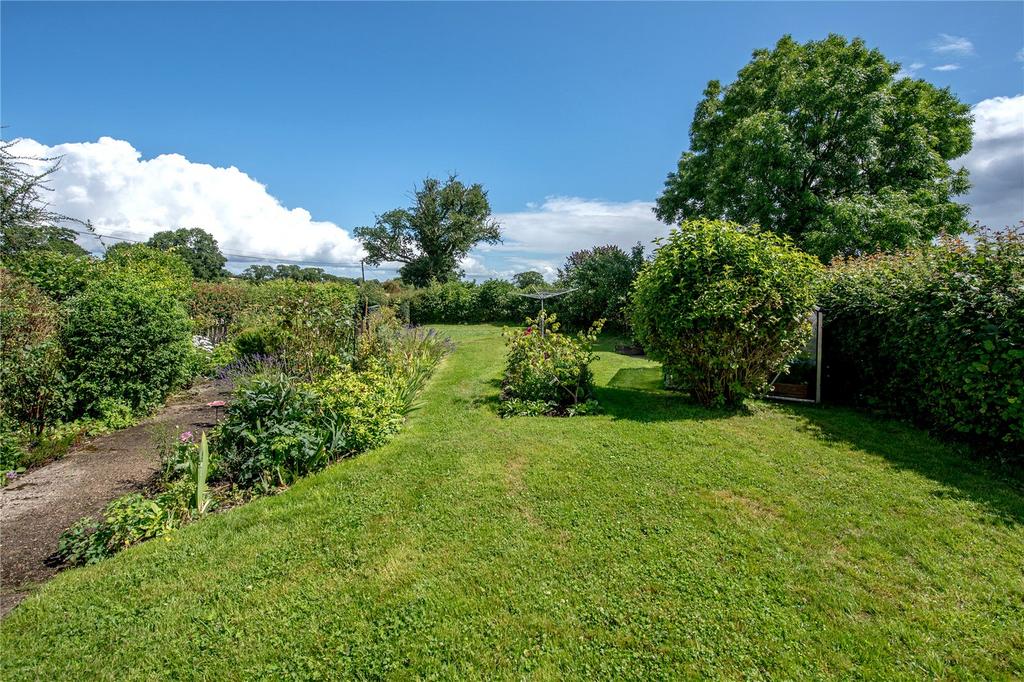 Bowgreen, Staple Fitzpaine, Taunton, Somerset, TA3 3 bed semidetached