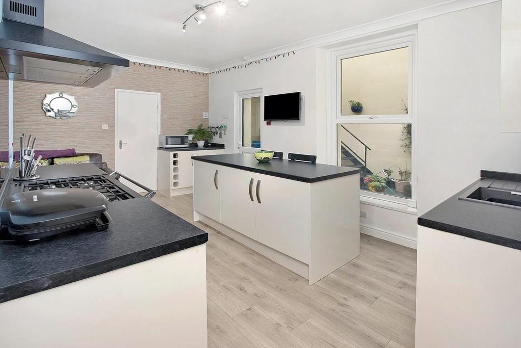 Haldon Terrace, Dawlish EX7 6 bed terraced house for sale £475,000