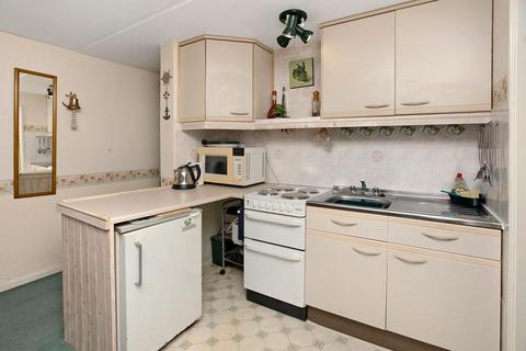 28 Devondale Court, Dawlish Warren, Dawlish, EX7 0PN