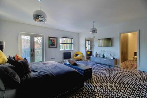 6 bedroom detached house for sale - Wokingham RG40