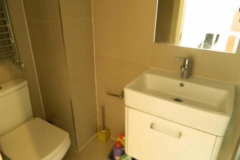 1 bedroom in a house share to rent, Chartley Avenue, Neasden NW2