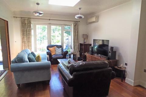 undefined, Rayners Lane, Pinner HA5