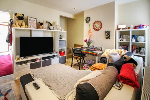 59 Connaught Road, Reading, RG30 2UD