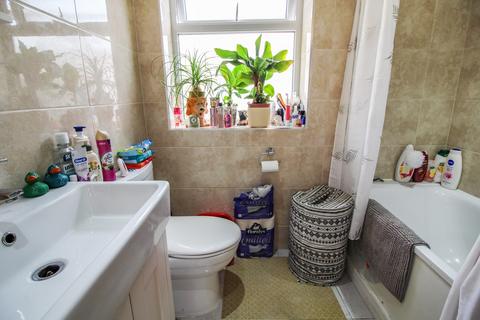 59 Connaught Road, Reading, RG30 2UD