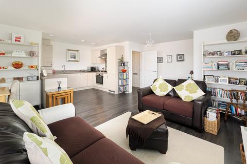 2 bedroom apartment for sale - Kings Way, Folkestone, CT19
