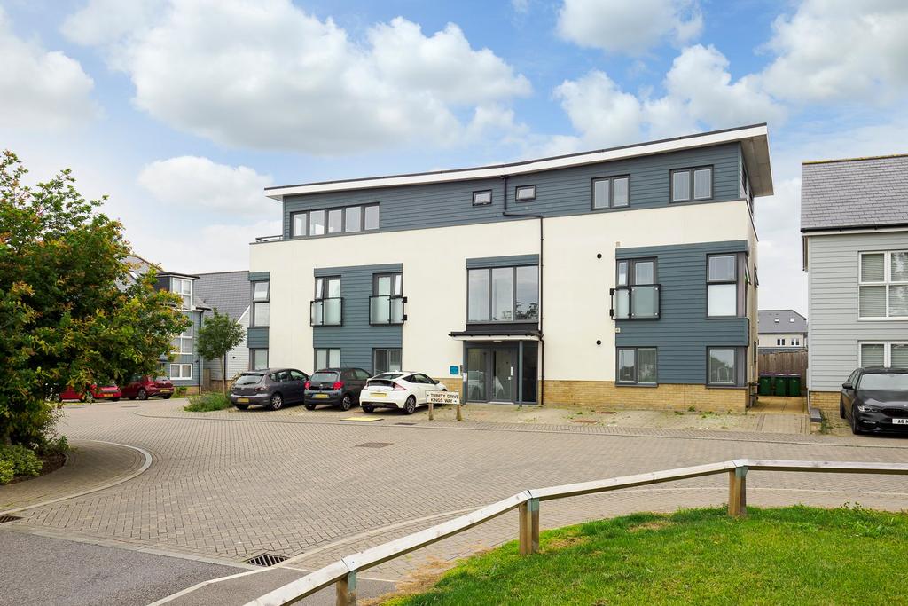 Kings Way, Folkestone, CT19 2 bed apartment for sale £269,995