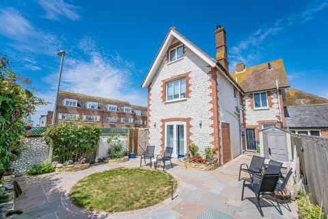 4 bedroom house for sale, Richmond Road, SEAFORD