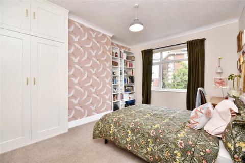 4 bedroom semi-detached house for sale, Park Avenue, Castleford, West Yorkshire