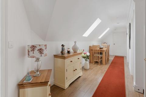 1 Anisa Close, Kings Hill, West Malling, ME19 4EW