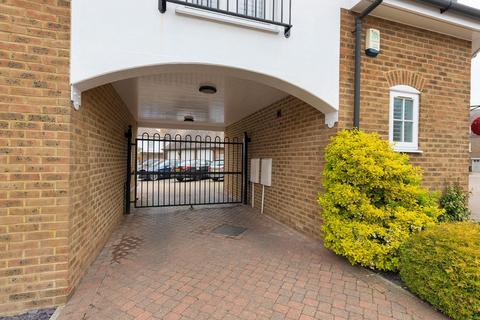 1 Anisa Close, Kings Hill, West Malling, ME19 4EW