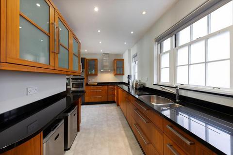 5 bedroom mews to rent, Eaton Mews North, London SW1X