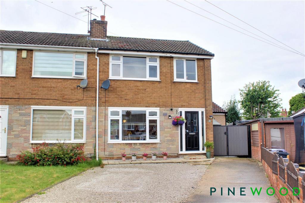 Bramlyn Close, Chesterfield S43 4 bed semidetached house £250,000