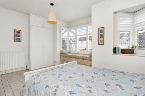 35 Dudley Gardens, London, W13 9LU