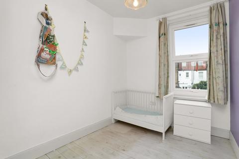 35 Dudley Gardens, London, W13 9LU
