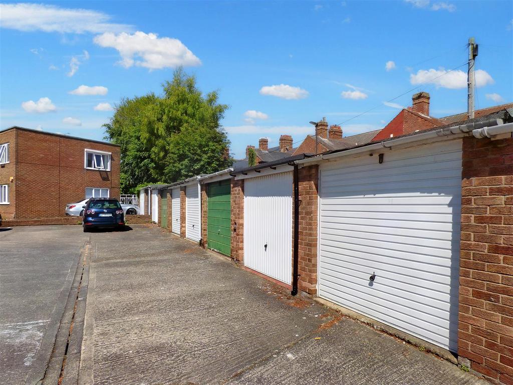 Etal Court, North Shields Garage £70 pcm (£16 pw)