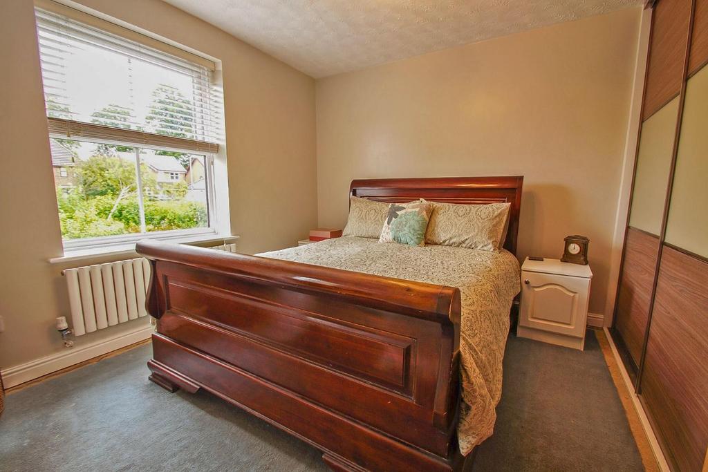 11 Lea Park Rise, bedroom one.jpg