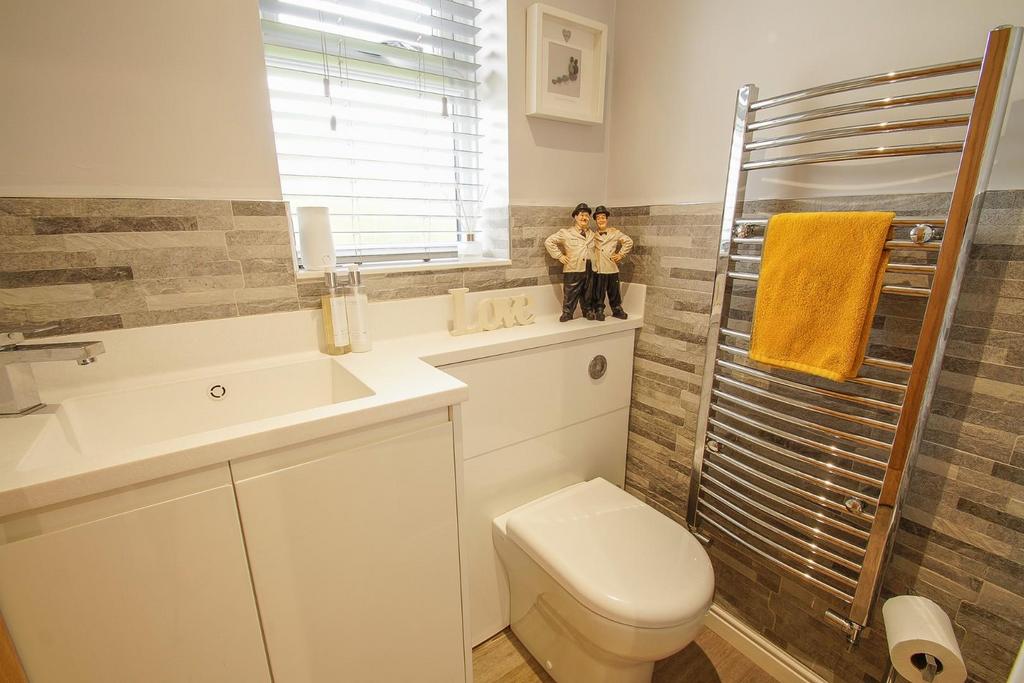 11 Lea Park Rise, downstairs WC.jpg