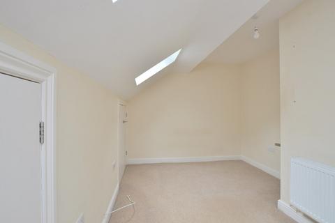 4 bedroom end of terrace house for sale - Orchard Close, The Reddings, Cheltenham, GL51