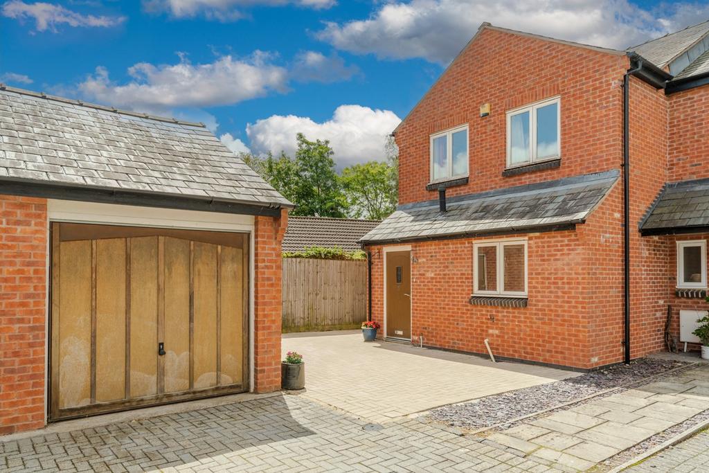 Croft Court, Cirencester Road, Charlton Kings, Cheltenham, GL53 3 bed