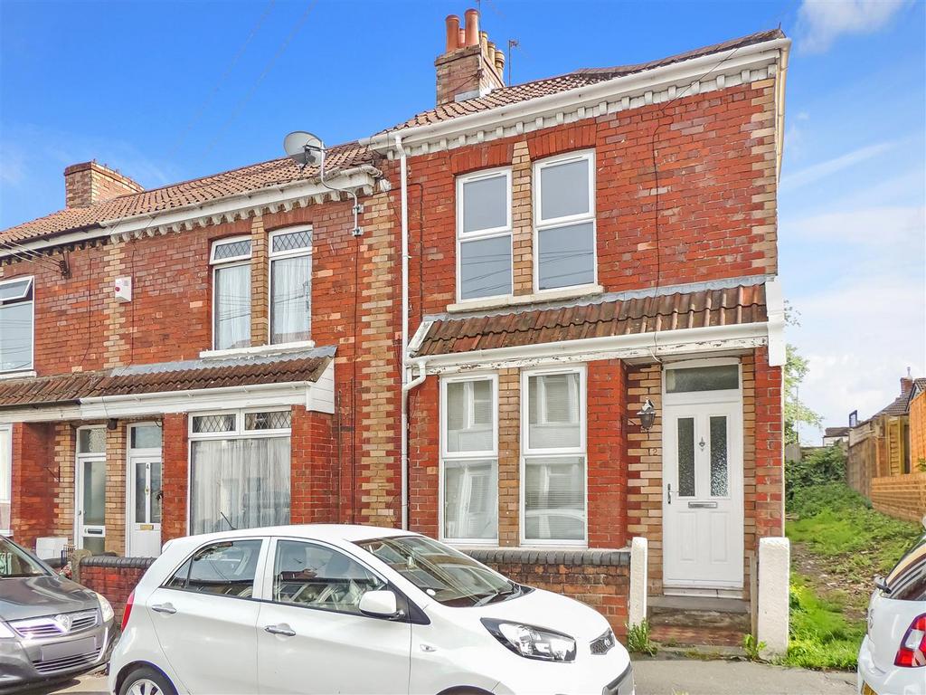 Crown Road, Kingswood, Bristol 2 bed end of terrace house for sale £