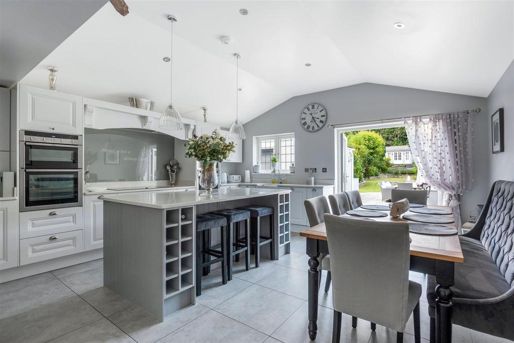 Kitchen-dining room