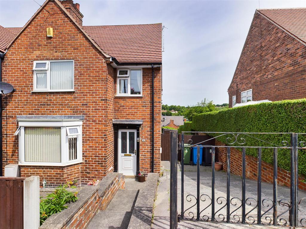Alexandra Road East, Spital, Chesterfield, S41 0HF 3 bed semidetached