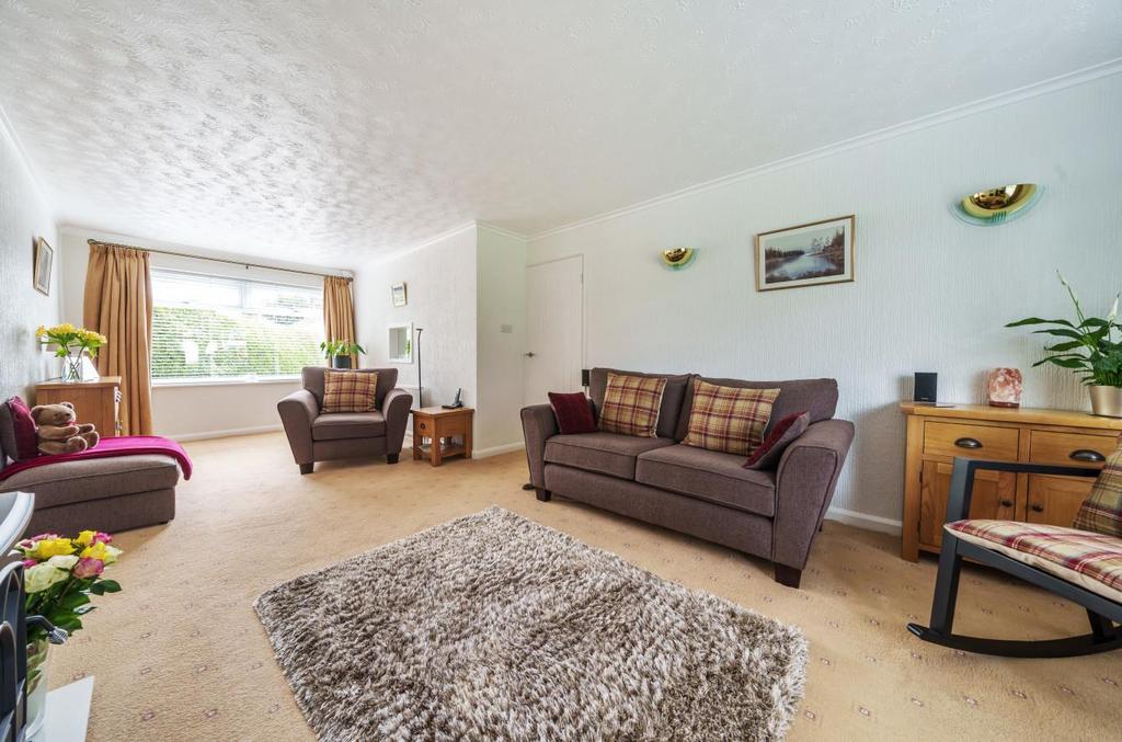Holt Park Approach, Leeds, LS16 7PW 4 bed detached house £445,000