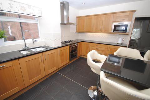 45 Selby Road, Garforth, Leeds, LS25 1LR