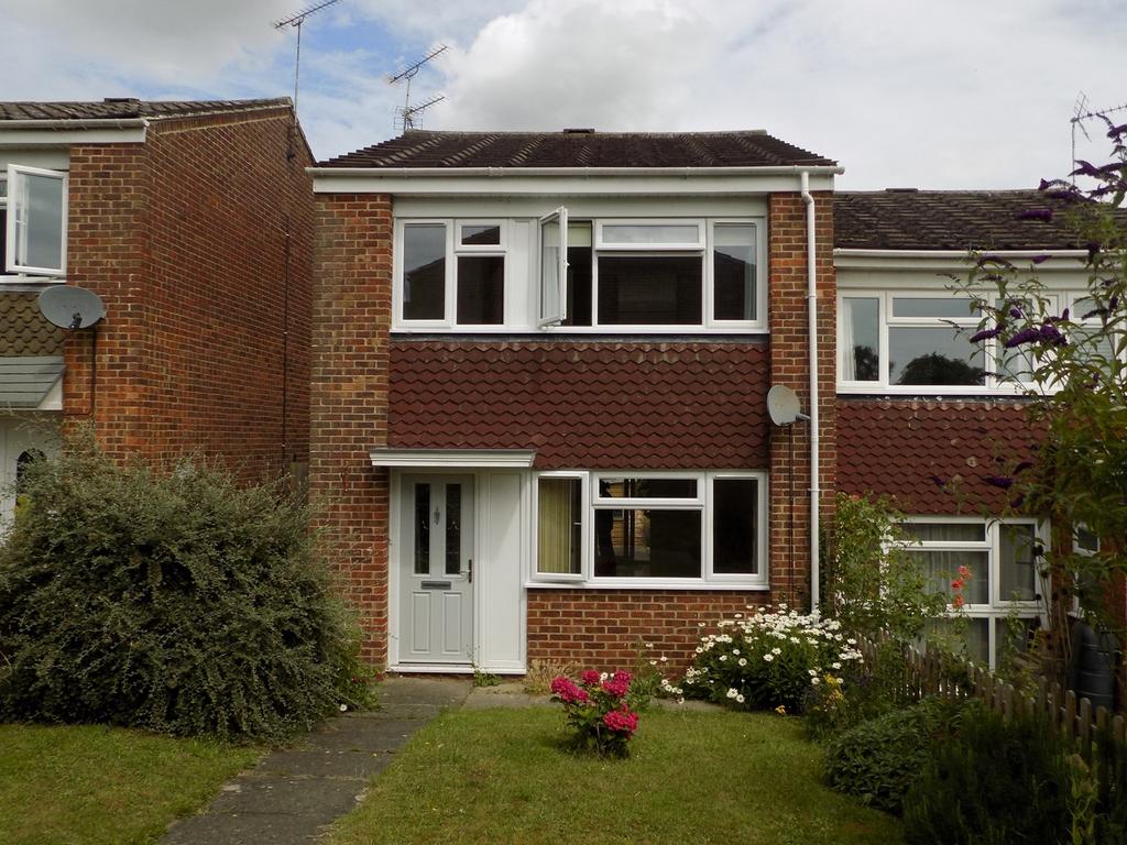 Knaves Hill, Leighton Buzzard, LU7 3 bed semidetached house £1,400