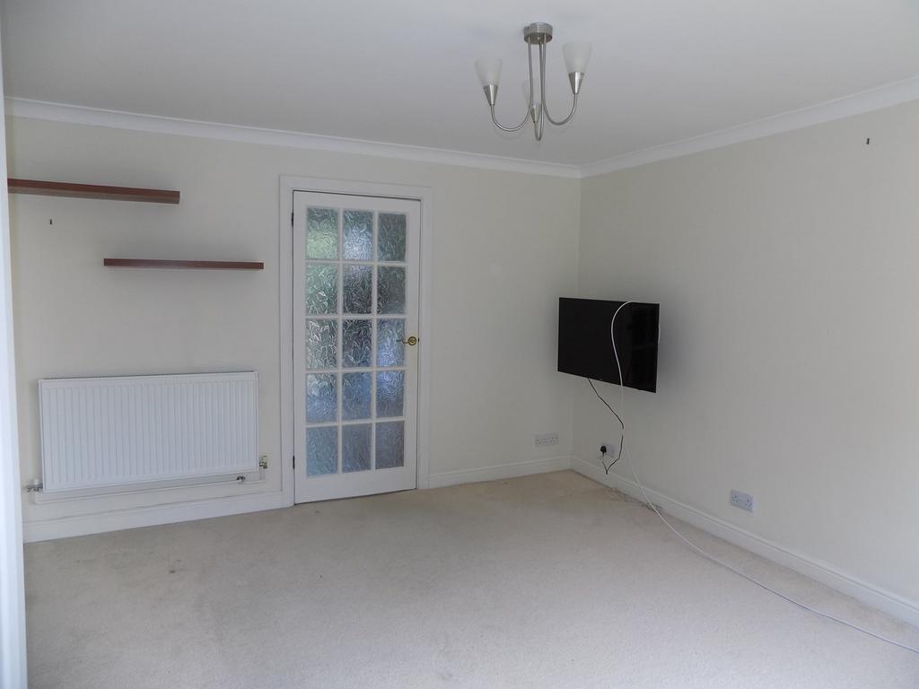 Knaves Hill, Leighton Buzzard, LU7 3 bed semidetached house £1,400