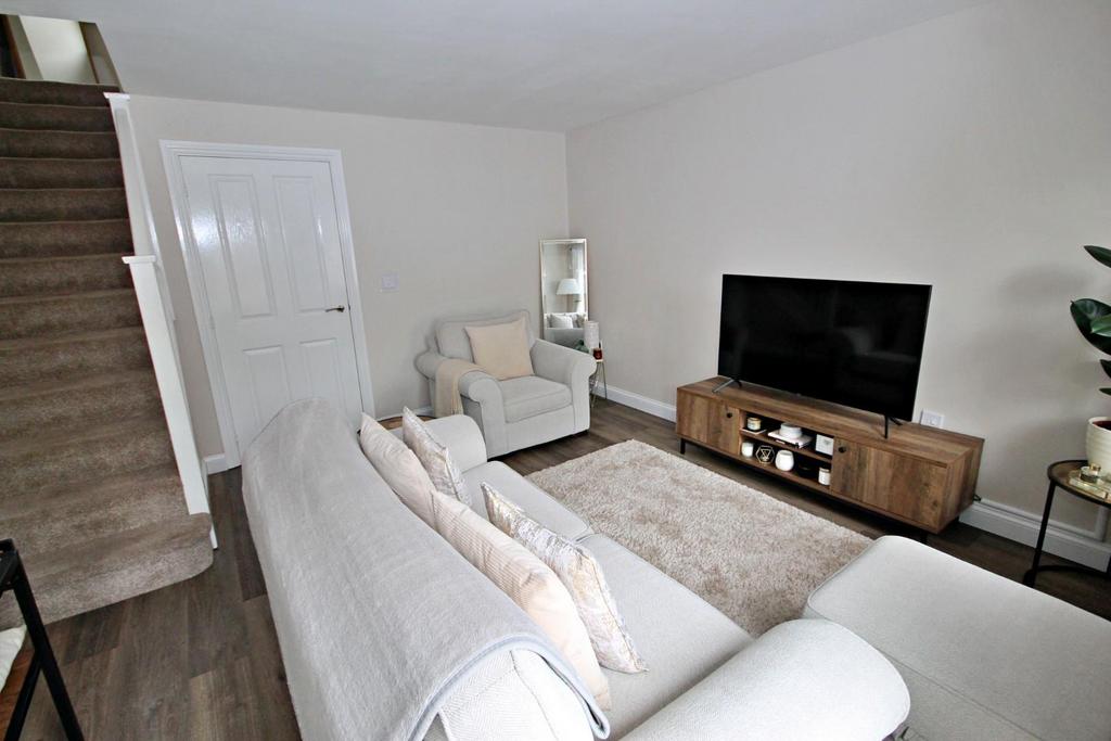 Southwick Drive, Tamworth 2 bed terraced house £190,000
