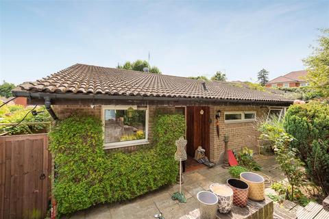 3 bedroom detached bungalow to rent, Cavendish Meads, Sunninghill