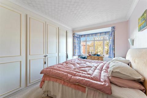 59 Worplesdon Road, Guildford, GU2 9RT