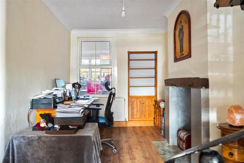 23 Browns Road, Surbiton, KT5 8ST