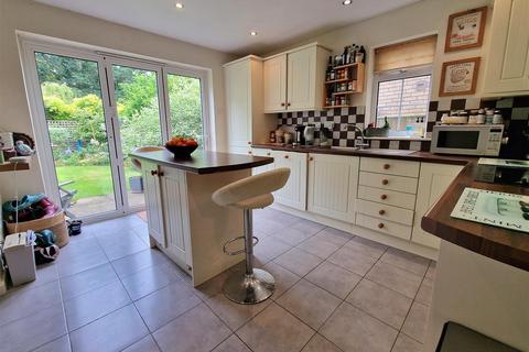 4 bedroom semi-detached house for sale, Lakeside, Newent