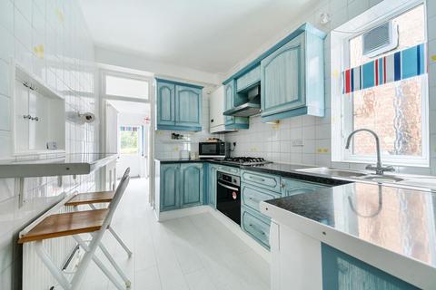 50 Linkside, London, N12 7LG