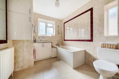 50 Linkside, London, N12 7LG