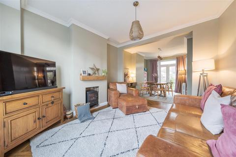 14 Braemar Road, Worcester Park, KT4 8SW