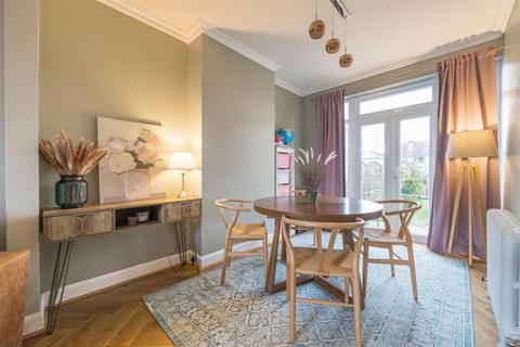 14 Braemar Road, Worcester Park, KT4 8SW