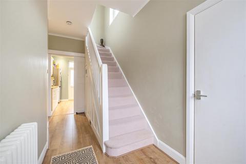 14 Braemar Road, Worcester Park, KT4 8SW
