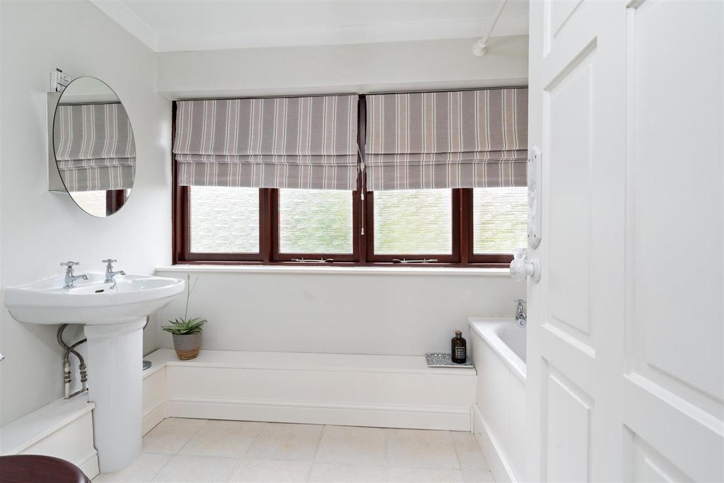 10 Walcot Green-9 lo.jpg