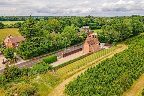 3 bedroom detached house for sale, Stratford Road, Hockley Heath, Solihull