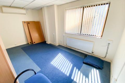 Office to rent, Ash Road, New Ash Green, Longfield