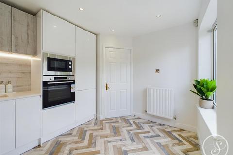 8 Boothroyd Drive, Leeds, LS6 2SA