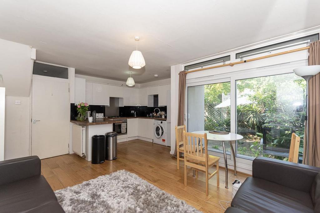 Cedars Road, Clapham SW4 4 bed terraced house to rent £3,595 pcm (£