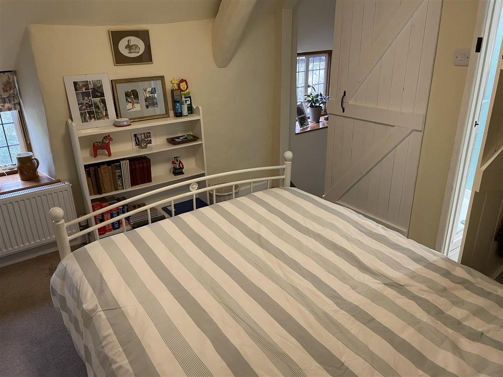 Bedroom 2.JPG
