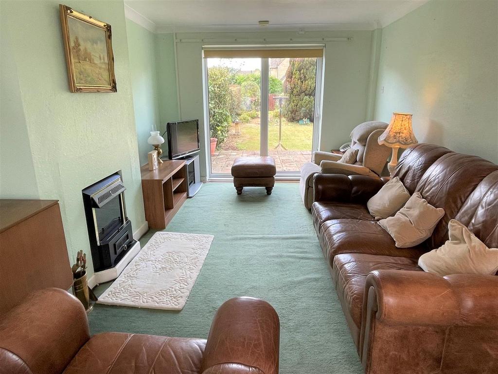 Rye Close, BourtonOnTheWater... 3 bed terraced house £307,500