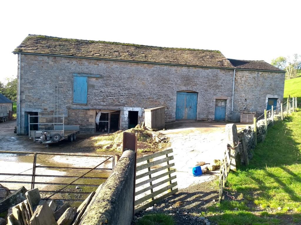 Quernmore, Lancaster, LA2 5 bed barn for sale £250,000