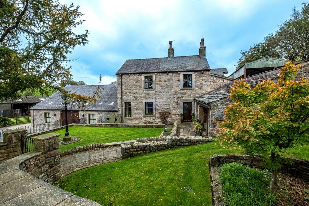 Quernmore, Lancaster, LA2 5 bed farm house for sale £850,000