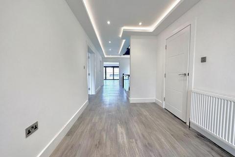 undefined, Allum Lane, Elstree, Borehamwood
